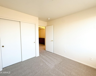 11184 W Palm Lane - Photo Thumbnail 15
