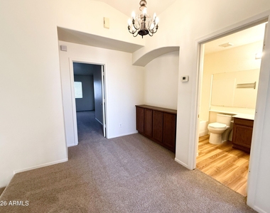 11184 W Palm Lane - Photo Thumbnail 17