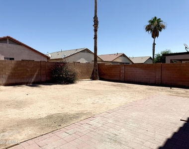 11184 W Palm Lane - Photo Thumbnail 24