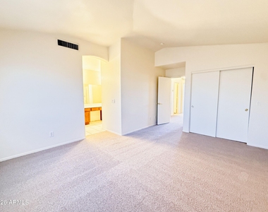 11184 W Palm Lane - Photo Thumbnail 8