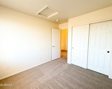 11184 W Palm Lane - Photo Thumbnail 13