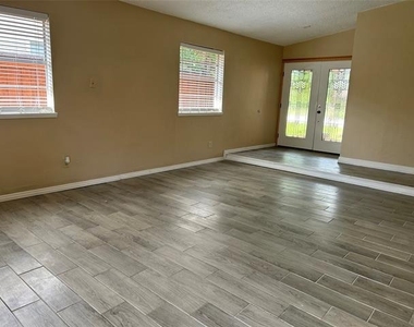 3434 Crossbow Lane - Photo Thumbnail 3