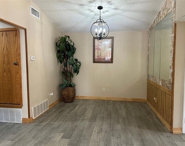 3434 Crossbow Lane - Photo Thumbnail 4