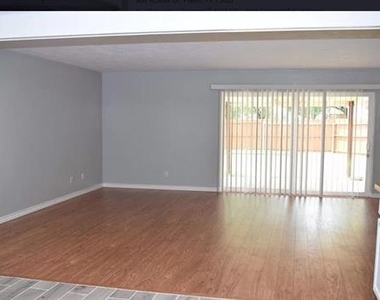 900 Acadia Drive - Photo Thumbnail 3