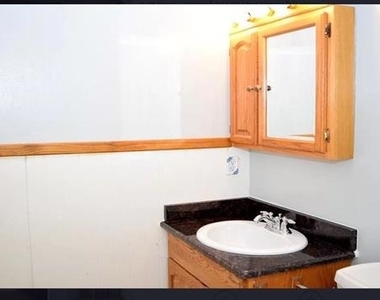 900 Acadia Drive - Photo Thumbnail 8