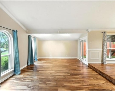1824 Castille Drive - Photo Thumbnail 3