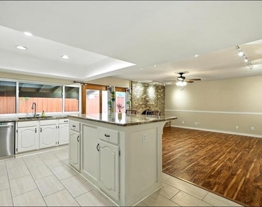 1824 Castille Drive - Photo Thumbnail 8