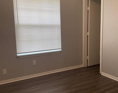1904l San Rafael Street - Photo Thumbnail 5