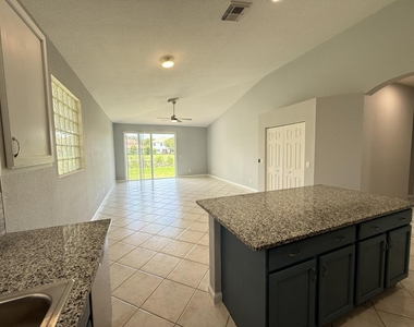 9084 Silver Glen Way - Photo Thumbnail 9