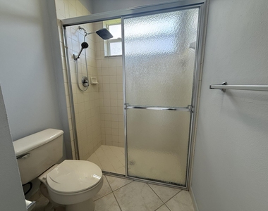 9084 Silver Glen Way - Photo Thumbnail 15