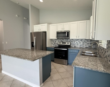 9084 Silver Glen Way - Photo Thumbnail 8