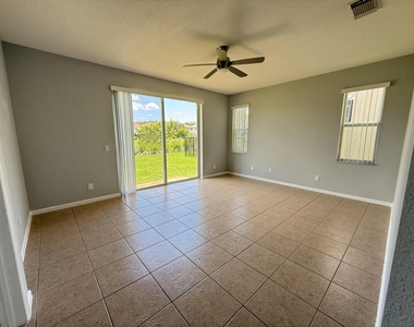 9084 Silver Glen Way - Photo Thumbnail 12