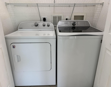 9084 Silver Glen Way - Photo Thumbnail 20