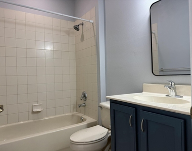 9084 Silver Glen Way - Photo Thumbnail 19