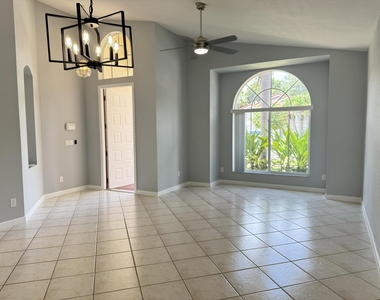 9084 Silver Glen Way - Photo Thumbnail 5