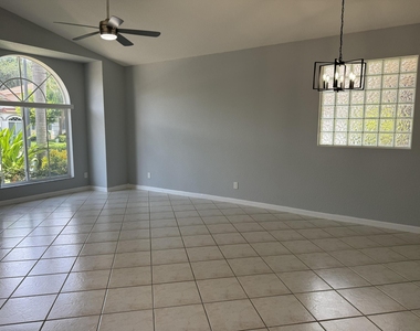 9084 Silver Glen Way - Photo Thumbnail 6