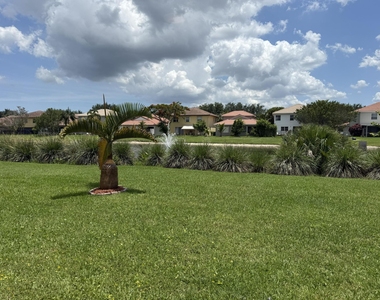 9084 Silver Glen Way - Photo Thumbnail 23