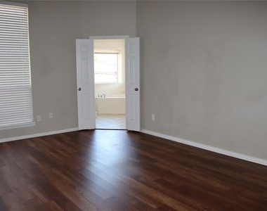 1548 Idlewild Drive - Photo Thumbnail 12