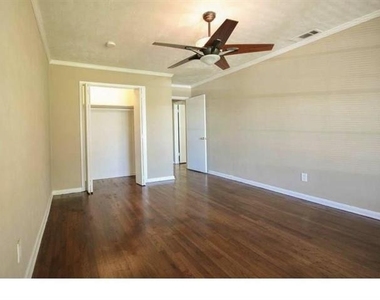 6368 Monticello Avenue - Photo Thumbnail 3