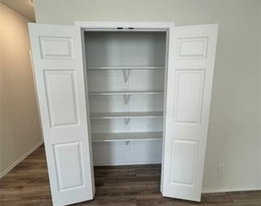 8132 Cedar Lake Lane - Photo Thumbnail 10