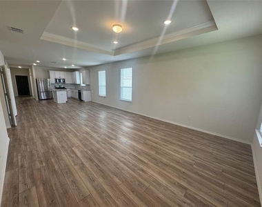 8132 Cedar Lake Lane - Photo Thumbnail 8