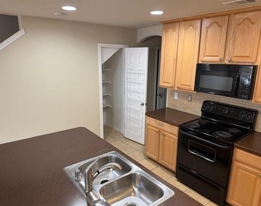 1139 Landon Lane - Photo Thumbnail 17