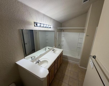 1139 Landon Lane - Photo Thumbnail 27