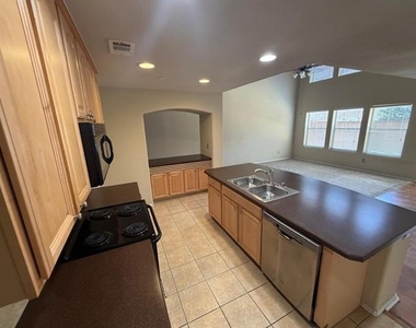 1139 Landon Lane - Photo Thumbnail 13