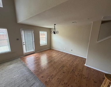 1139 Landon Lane - Photo Thumbnail 7