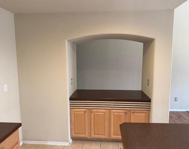 1139 Landon Lane - Photo Thumbnail 16