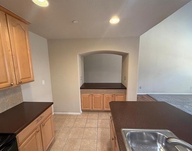 1139 Landon Lane - Photo Thumbnail 15