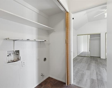 13422 Blossomheath Lane - Photo Thumbnail 10