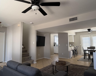 15847 N 26th Avenue - Photo Thumbnail 17