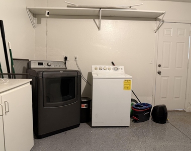15847 N 26th Avenue - Photo Thumbnail 10
