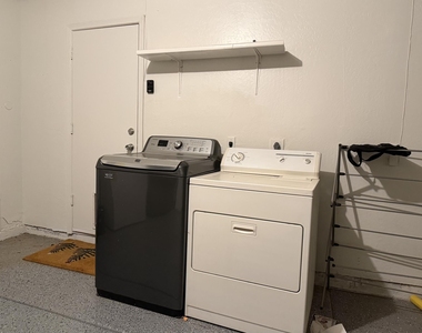 15847 N 26th Avenue - Photo Thumbnail 9