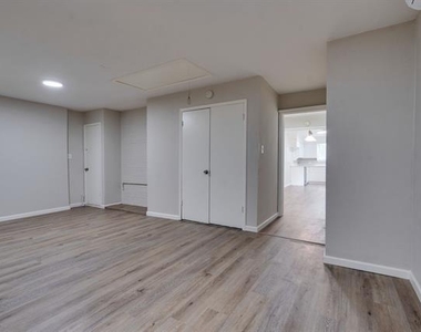 140 Joyce Drive - Photo Thumbnail 17
