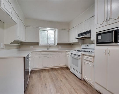 140 Joyce Drive - Photo Thumbnail 9