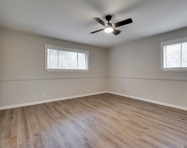140 Joyce Drive - Photo Thumbnail 21