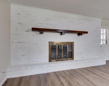 140 Joyce Drive - Photo Thumbnail 6