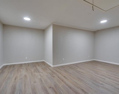 140 Joyce Drive - Photo Thumbnail 16