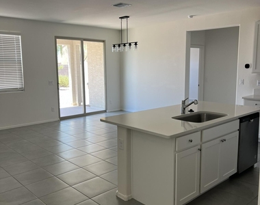 1515 W Pima Avenue - Photo Thumbnail 11