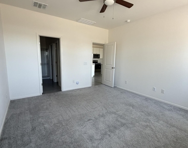 1515 W Pima Avenue - Photo Thumbnail 1