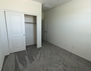 1515 W Pima Avenue - Photo Thumbnail 10