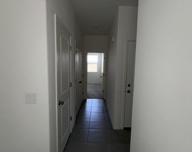 1515 W Pima Avenue - Photo Thumbnail 6