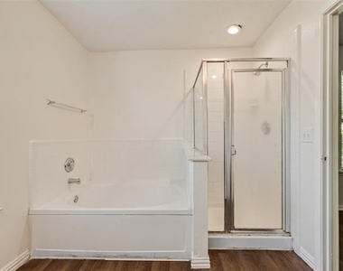 2309 Breanna Way - Photo Thumbnail 15