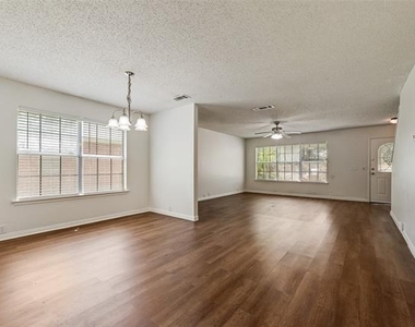 2309 Breanna Way - Photo Thumbnail 4