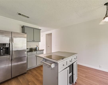 2309 Breanna Way - Photo Thumbnail 6