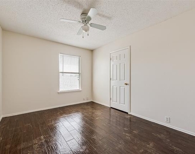 2309 Breanna Way - Photo Thumbnail 10