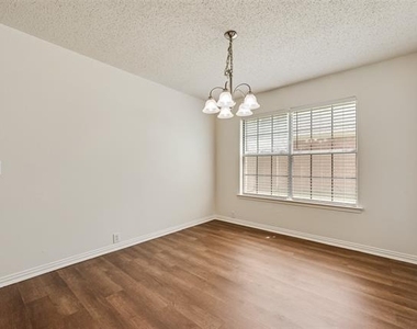 2309 Breanna Way - Photo Thumbnail 3