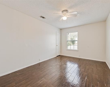 2309 Breanna Way - Photo Thumbnail 8